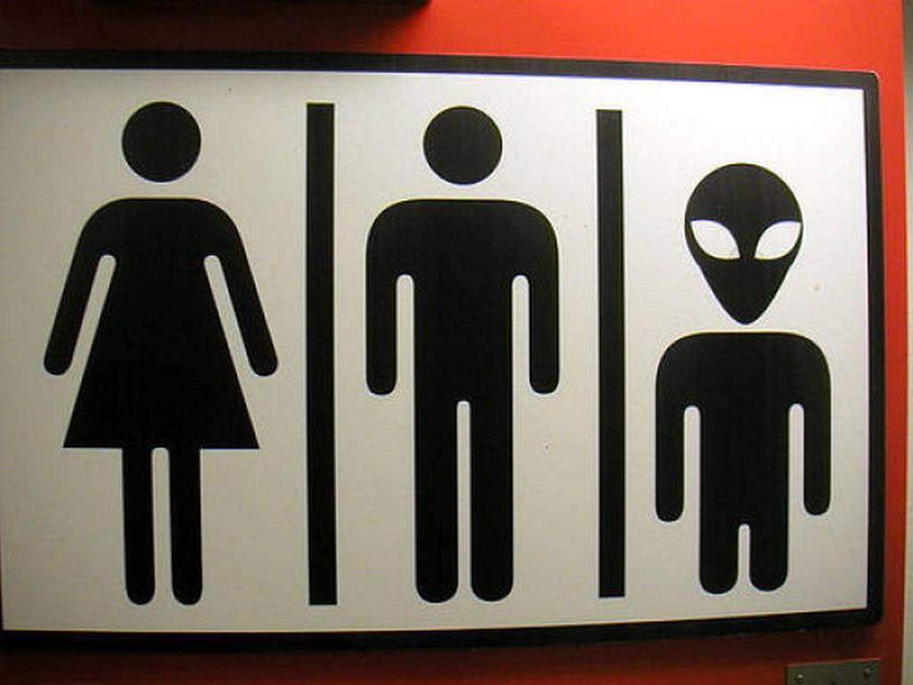 Top 5 Funny Toilet Signs