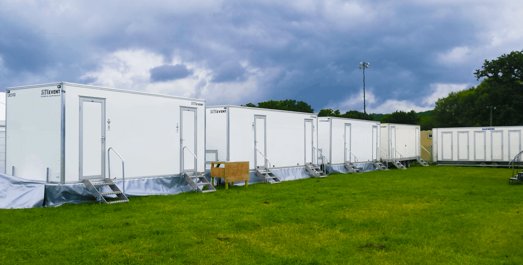 luxury vacuum toilet trailers for hire