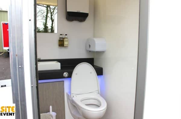 6 Bay Luxury Vacuum Toilet Pods