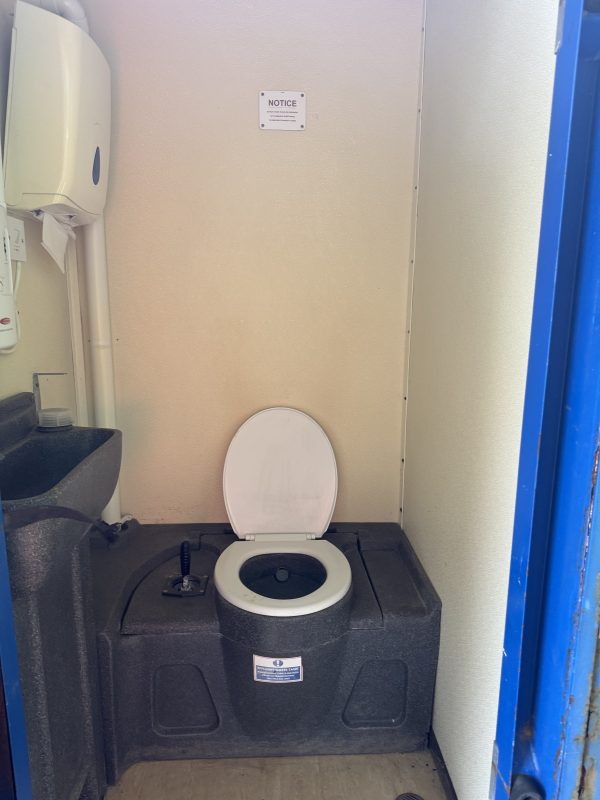 secondhand welfare unit Toilet