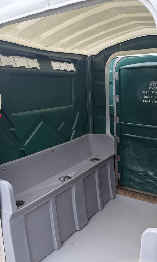 urinal unit by polyportables